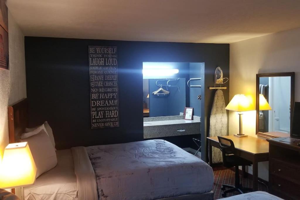 Osu King Bed Hotel Room 109 Wi-Fi Booking Stillwater Exteriér fotografie
