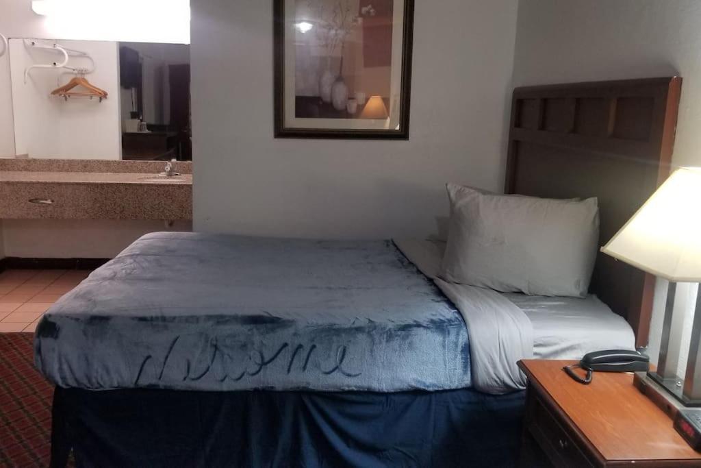 Osu King Bed Hotel Room 109 Wi-Fi Booking Stillwater Exteriér fotografie